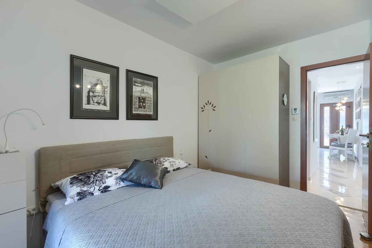 Apartment Palm View II Ровінь Екстер'єр фото