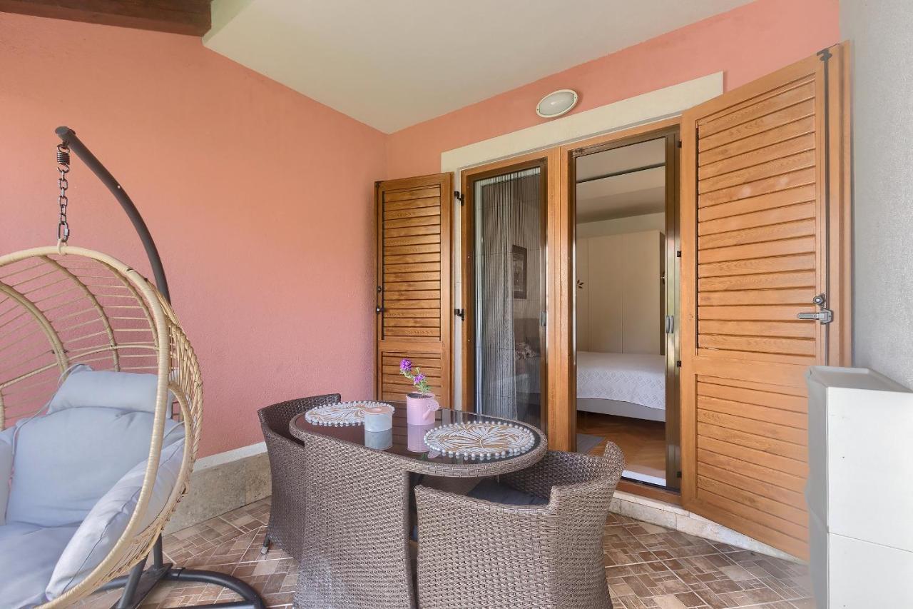 Apartment Palm View II Ровінь Екстер'єр фото