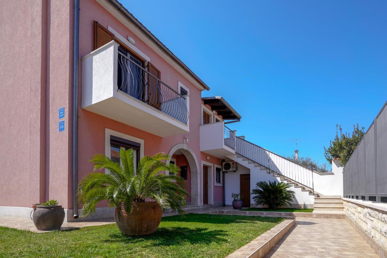 Apartment Palm View II Ровінь Екстер'єр фото